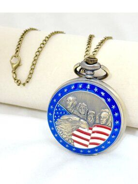 Strada Patriotic Pocket Watch w/Eagle & Mount Rushmore w/New Battery and Box